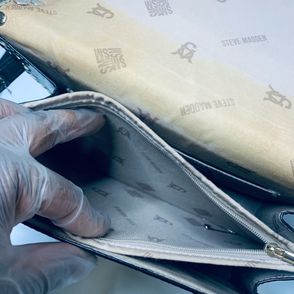 Steve Madden checkered cross body Purse (C+ condition) - Picture 6 of 16